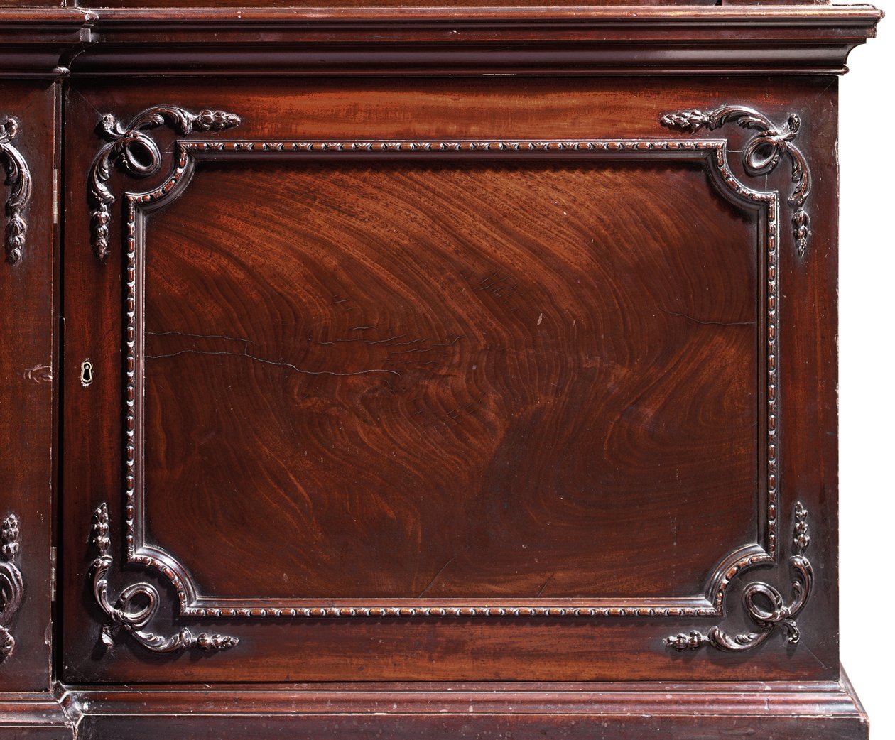 Une bibliothèque George III à façade brisée - Thomas Chippendale