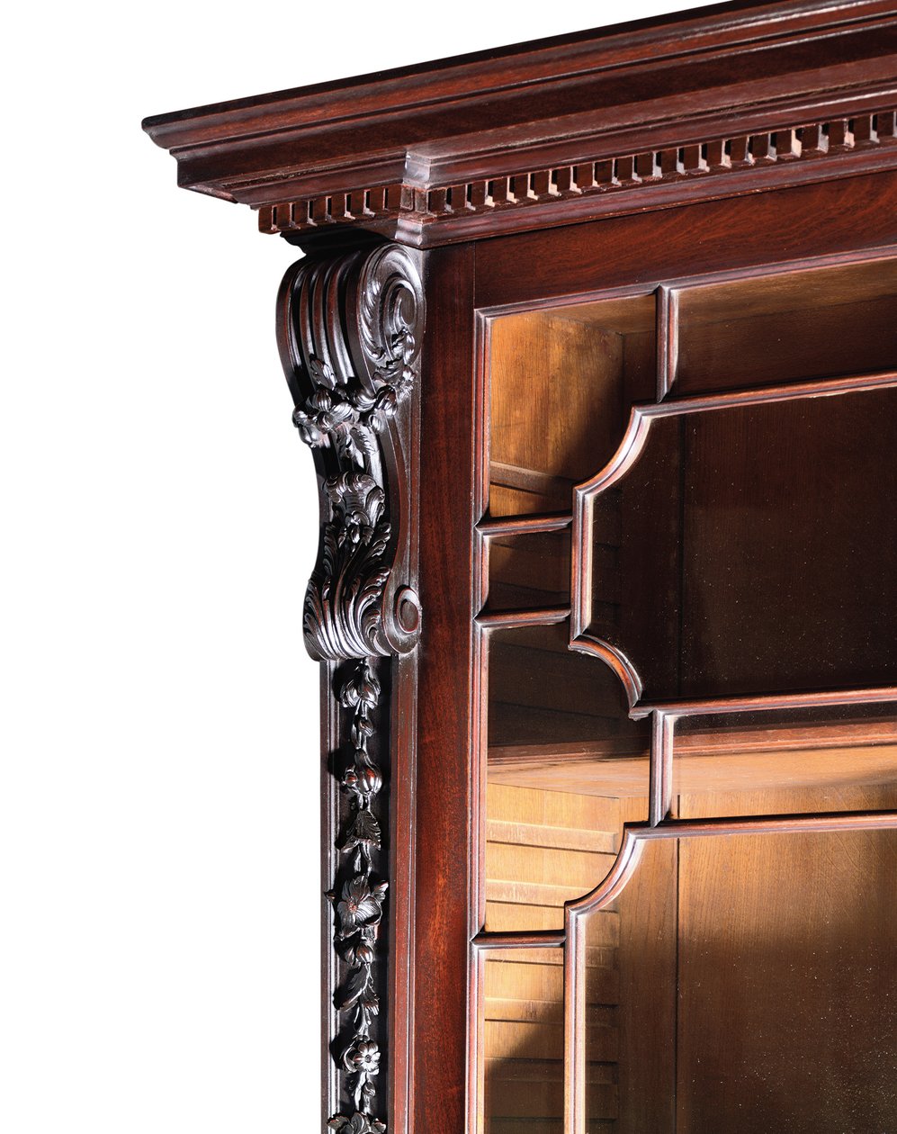 Une bibliothèque George III à façade brisée - Thomas Chippendale