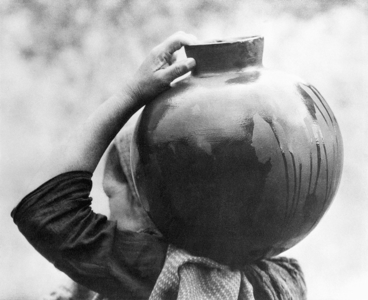 Femme avec Olla, Mexique, vers 1927 - Tina Modotti