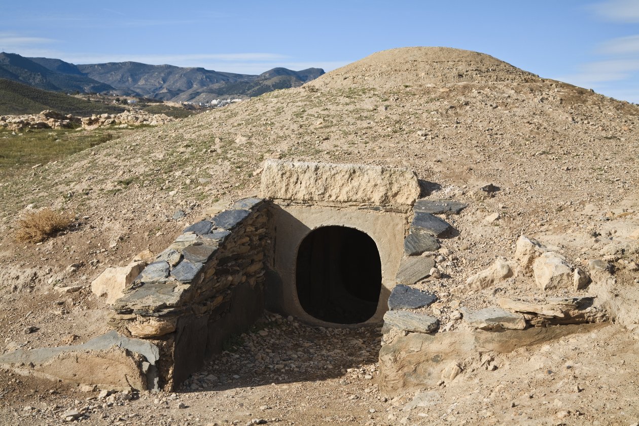 Entrée du tombeau circulaire reconstruit dans la nécropole de Los Millares, près de Santa Fe Mondujar (photo) - Unbekannt Unbekannt