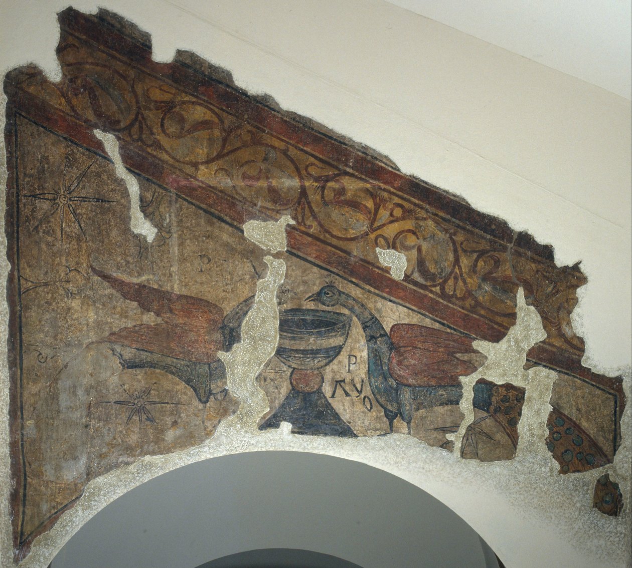 Paons buvant d