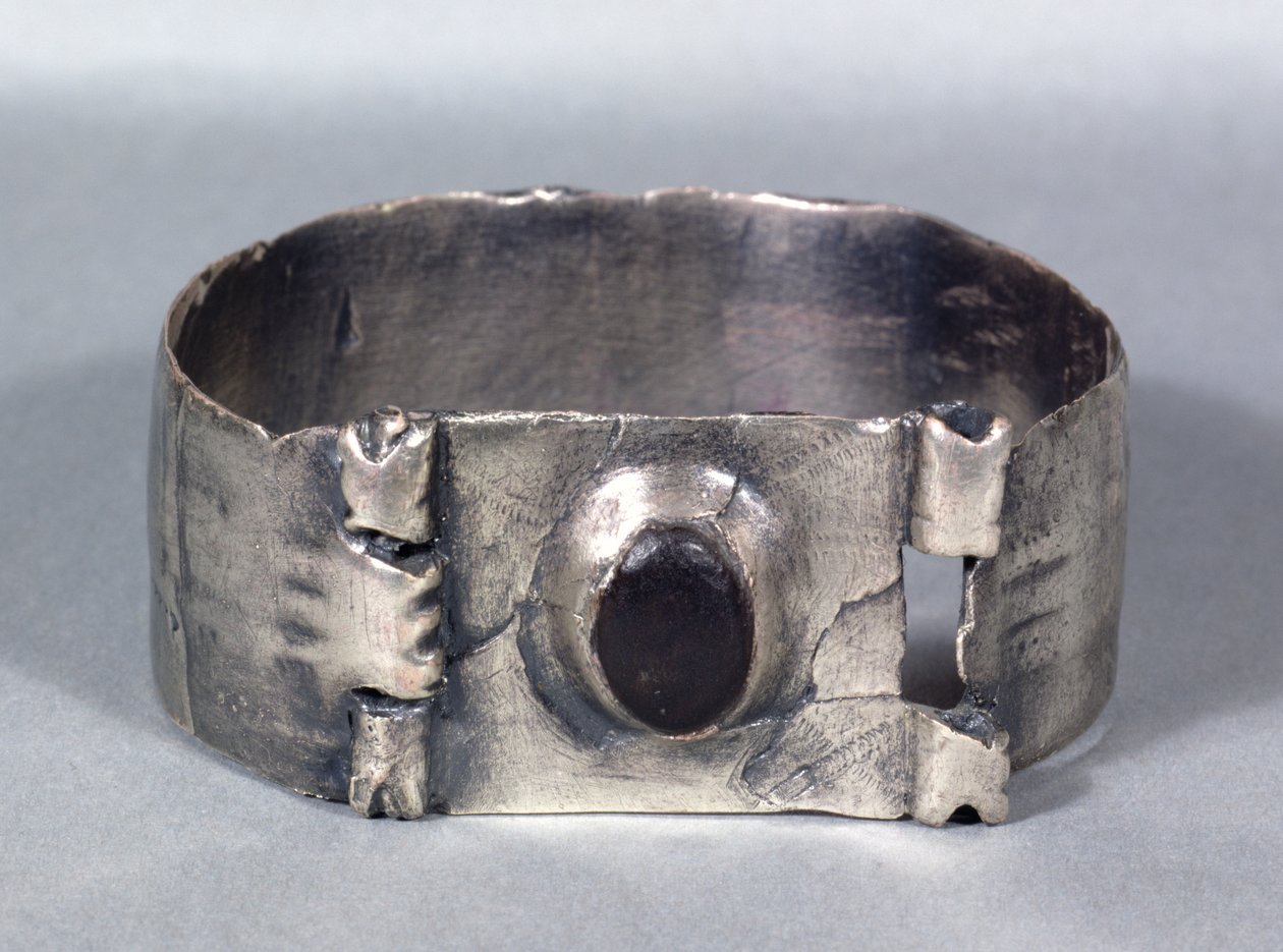 Bracelet en argent avec grenat cabochon, du trésor d