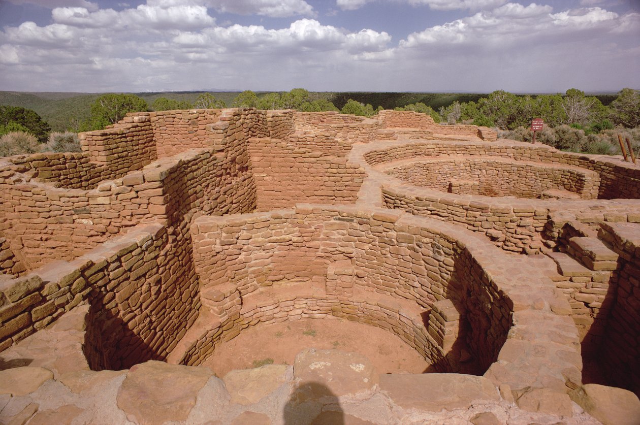 Vue des Kivas indiens Pueblo, construits entre le XIe et le XIVe siècle - Unbekannt Unbekannt