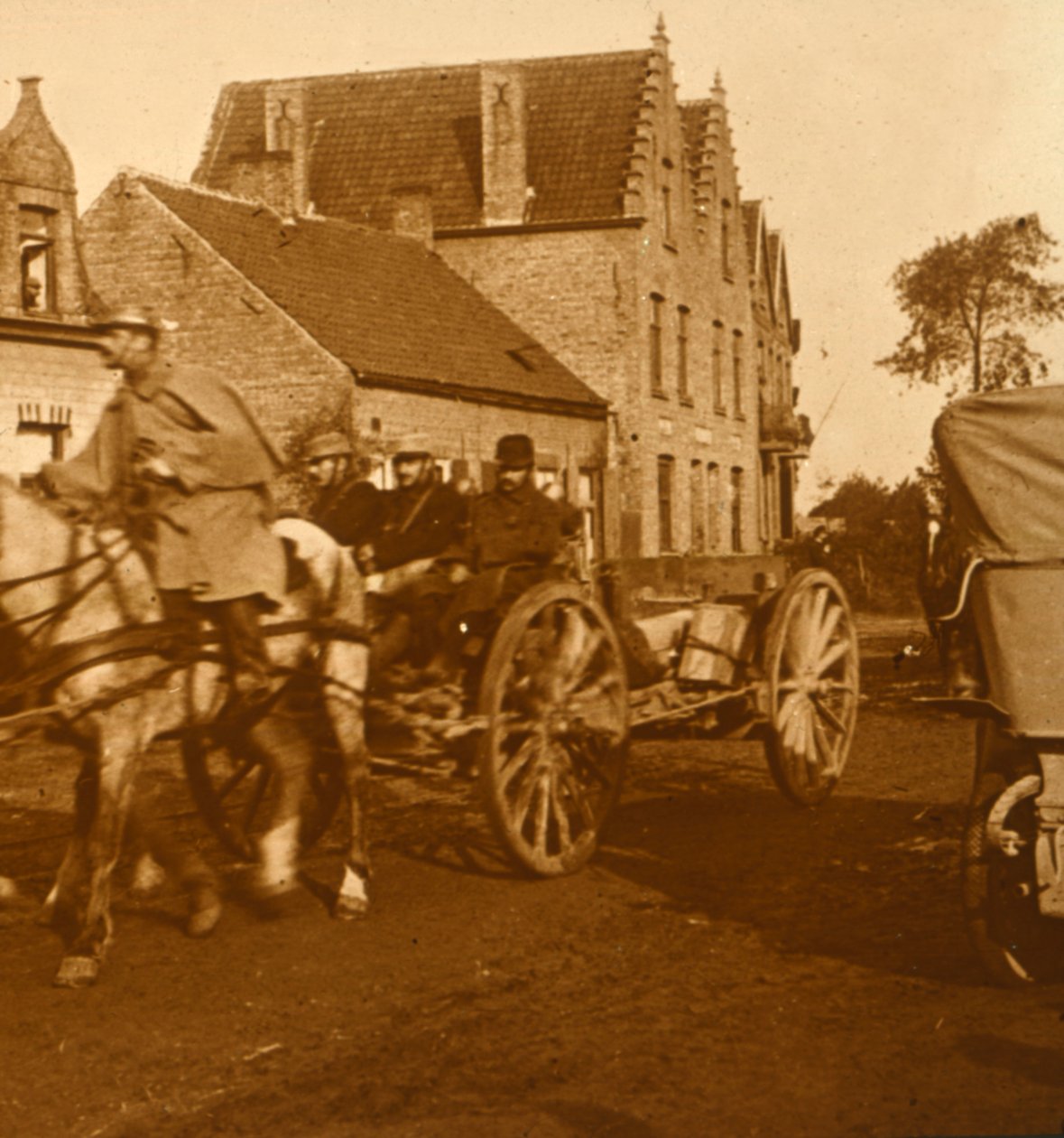 Artillerie en mouvement, vers 1914-1918 - Unbekannt