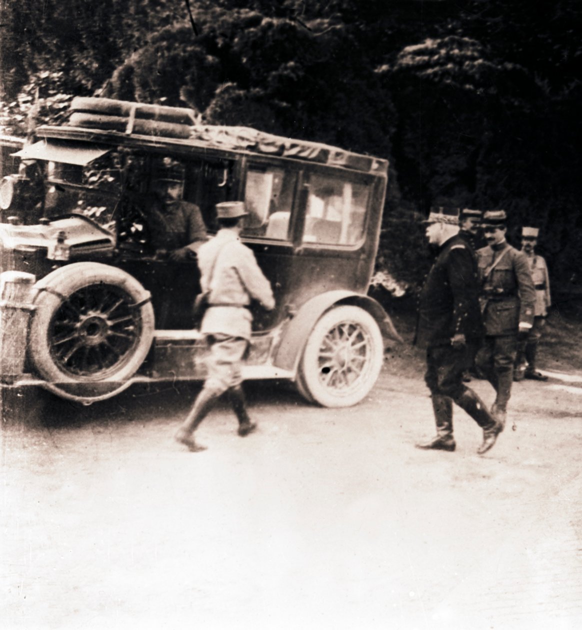 Officiers français et véhicule - Unbekannt