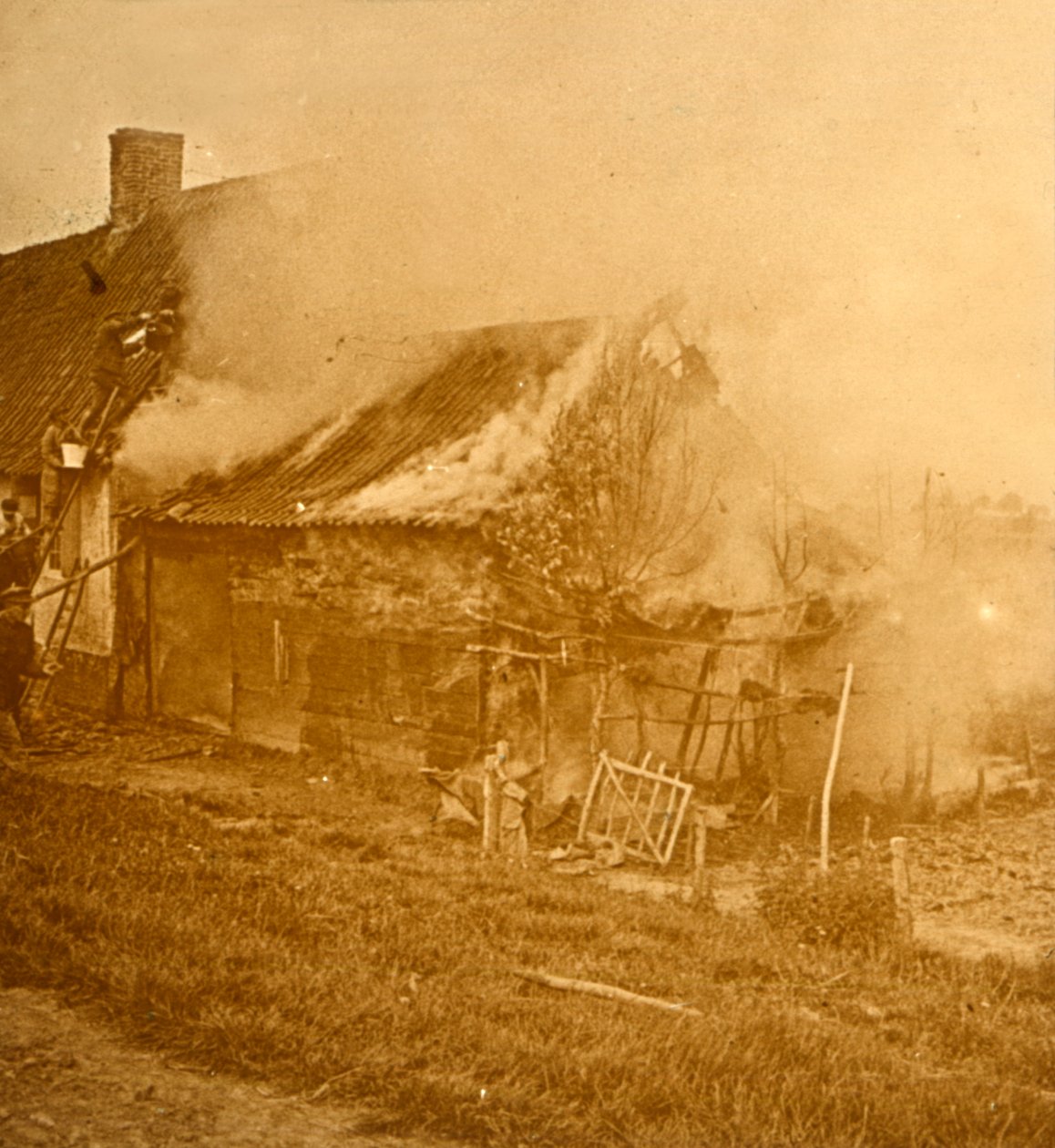 Maison touchée par un obus, vers 1914-1918 - Unbekannt