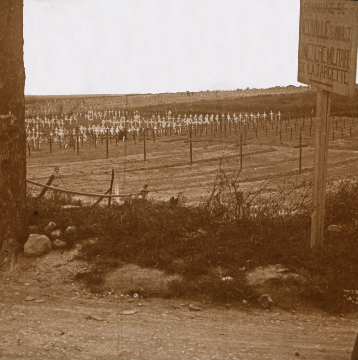 Cimetière militaire, Neuville-Saint-Vaast, nord de la France, vers 1914-1918 - Unbekannt