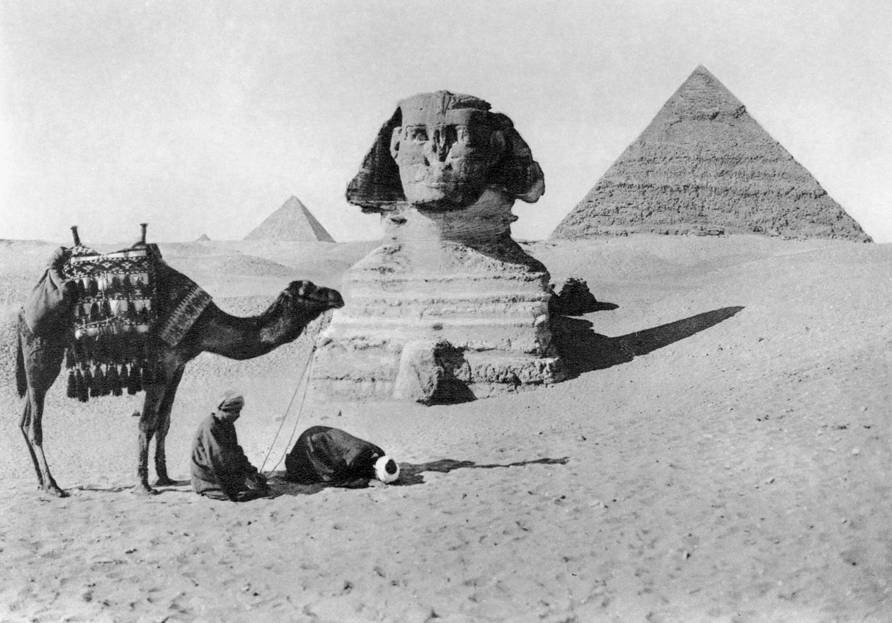 Prière devant un sphinx, Le Caire, Égypte, vers 1920 - Unbekannt