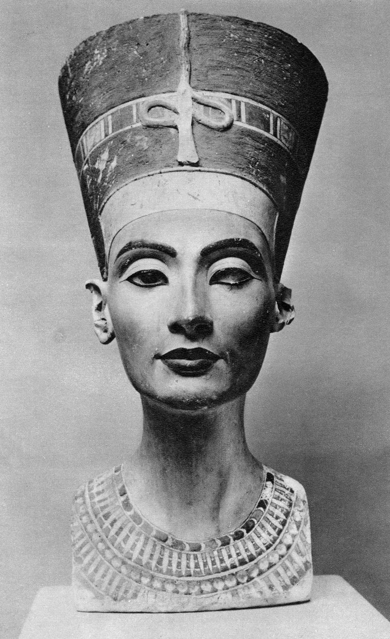 Reine Néfertiti 1410 av. J.-C.-1330 av. J.-C., vers 1370 av. J.-C. 1936 - Unbekannt