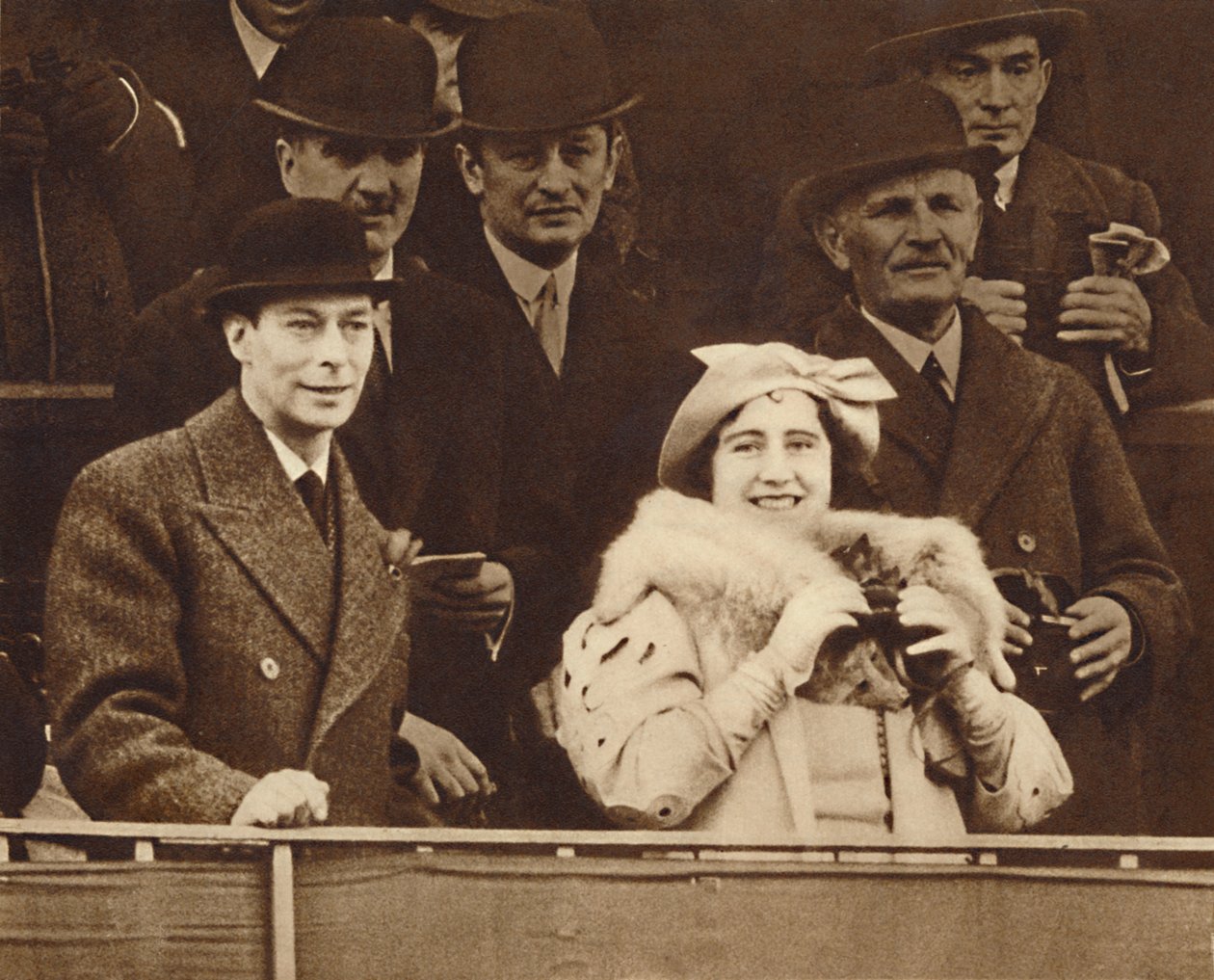 Partageant une blague à Aintree, 1937 - Unbekannt