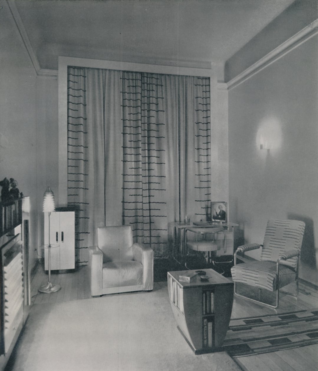 Salon, 1933 - Unbekannt