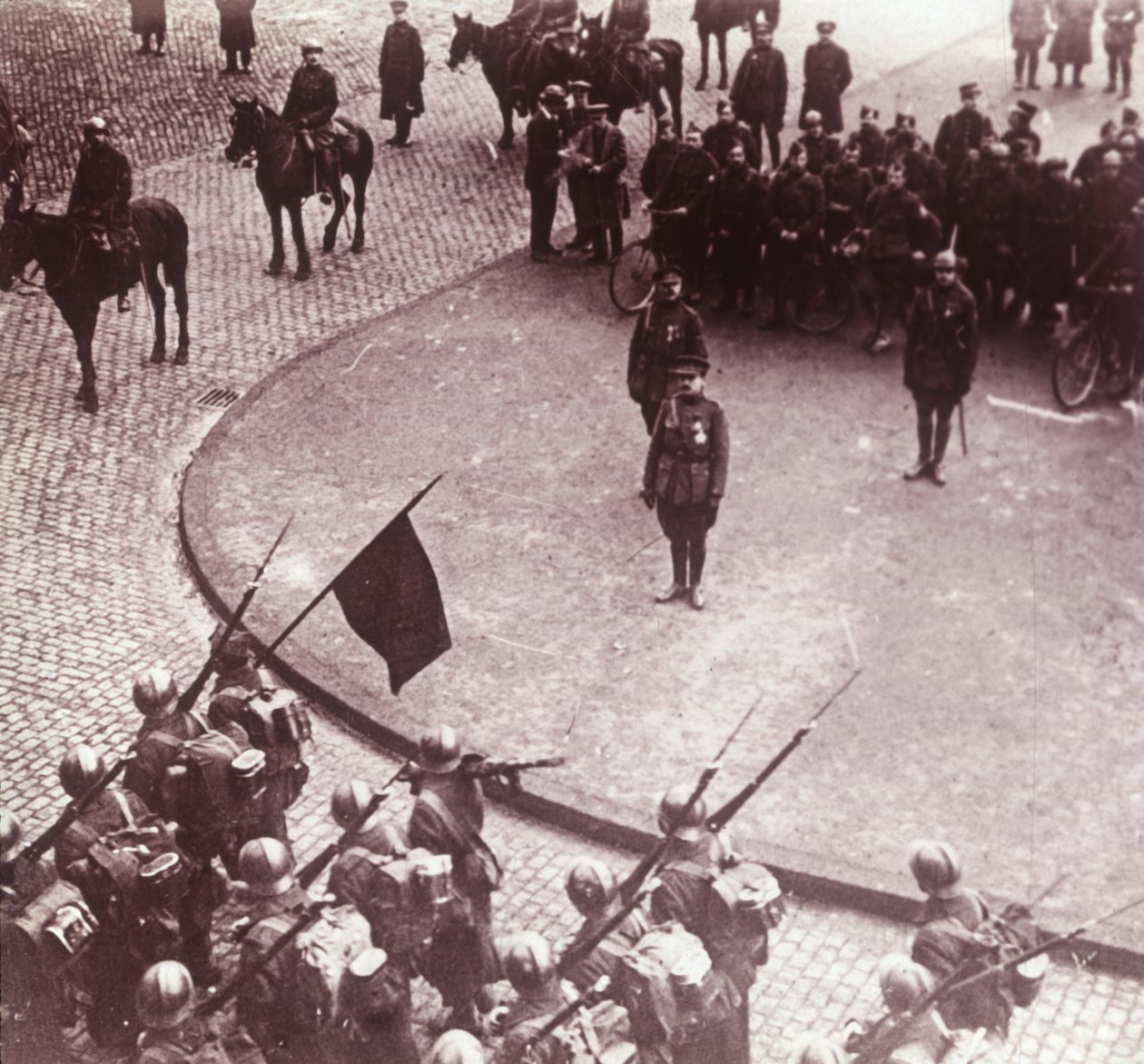 Troupes en marche, Aix-la-Chapelle, Allemagne, c1914-c1918 - Unbekannt