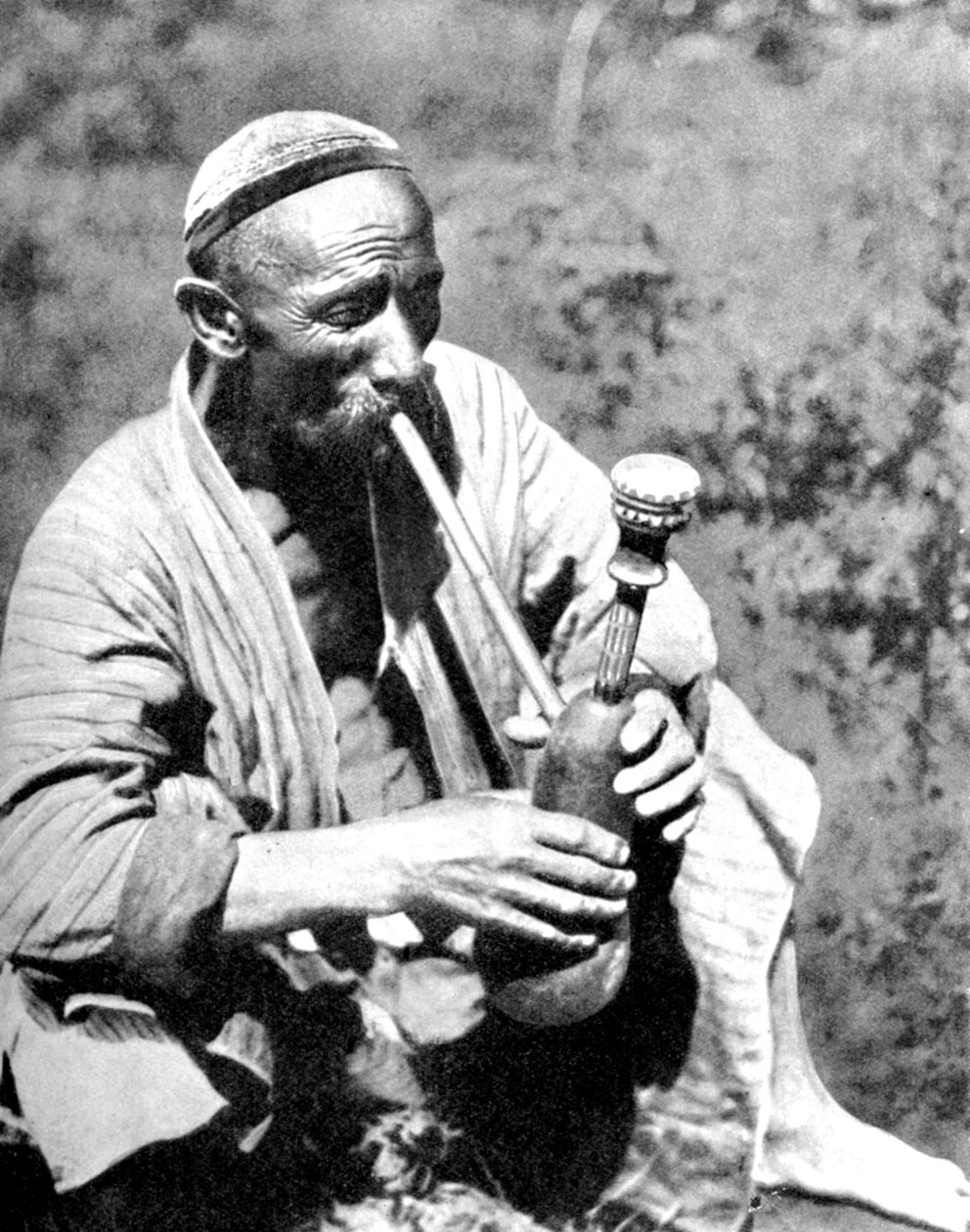 Homme ouzbek fumant le calian, Samarkand, 1936 - Unbekannt
