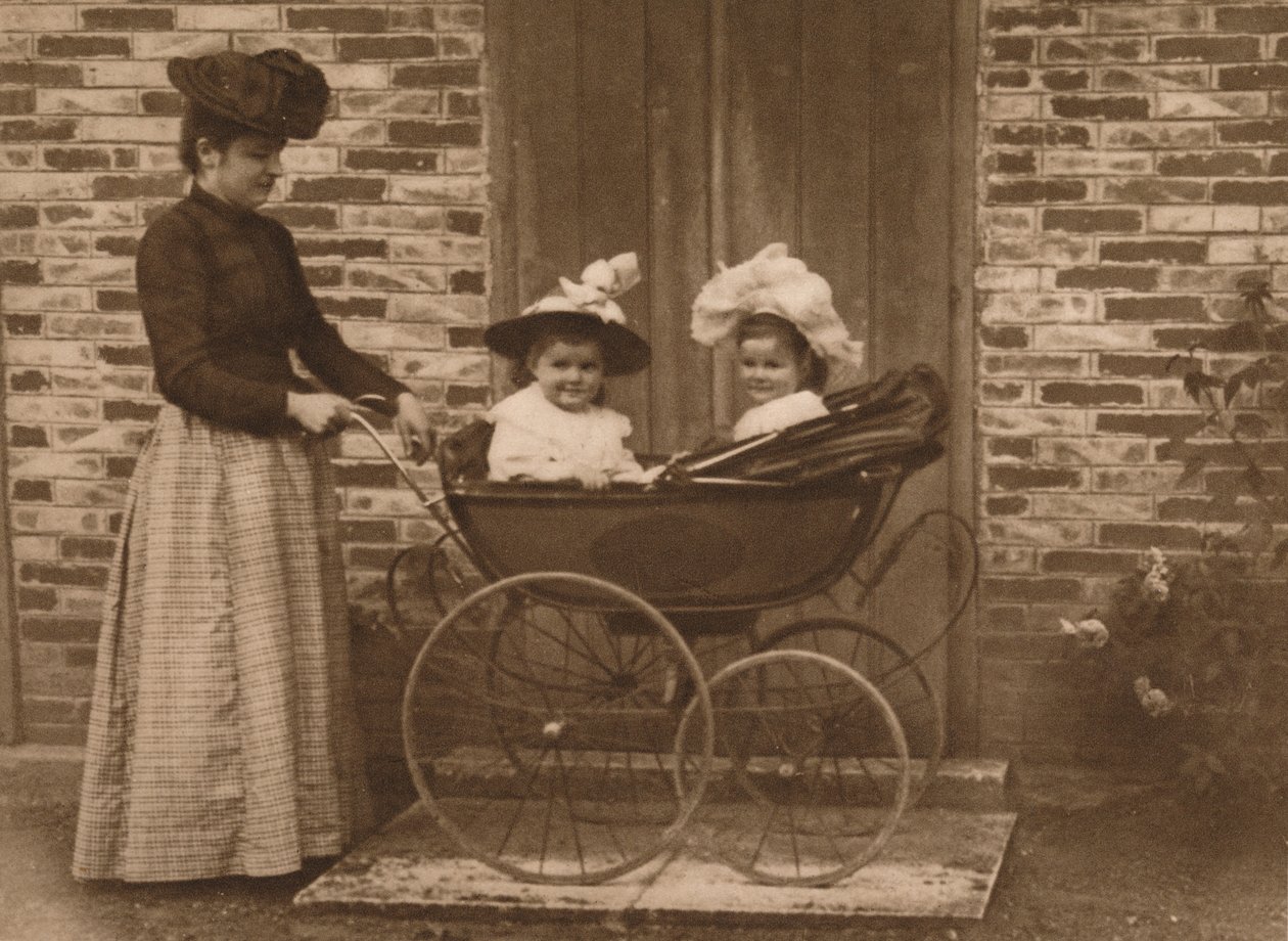 Femme et enfants dans une poussette, 1937 - Unbekannt
