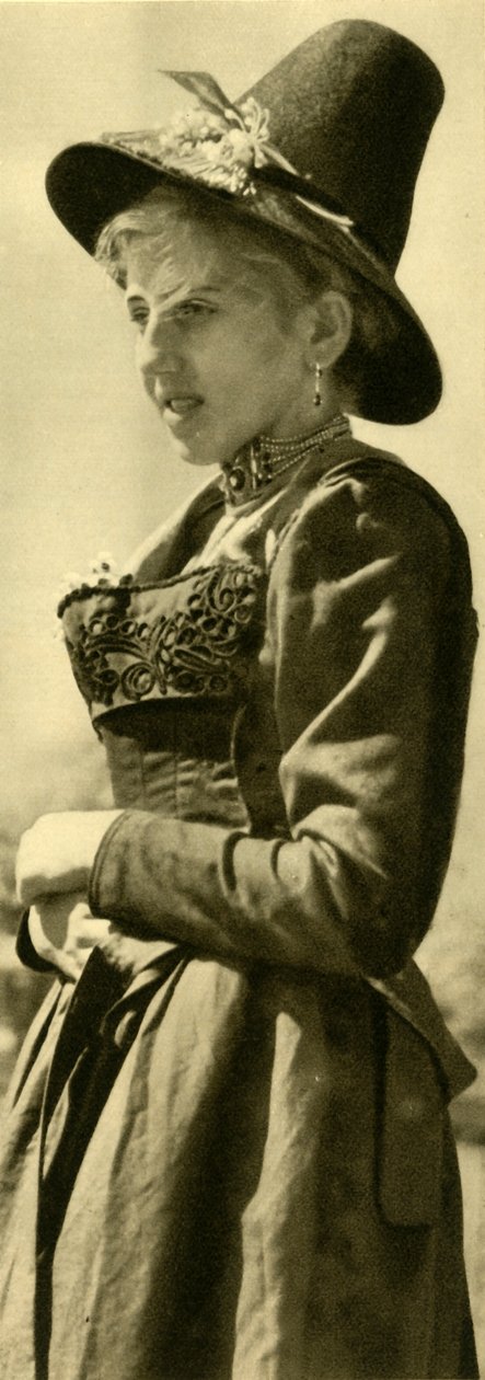 Femme en costume traditionnel, Tyrol, Autriche, vers 1935 - Unbekannt