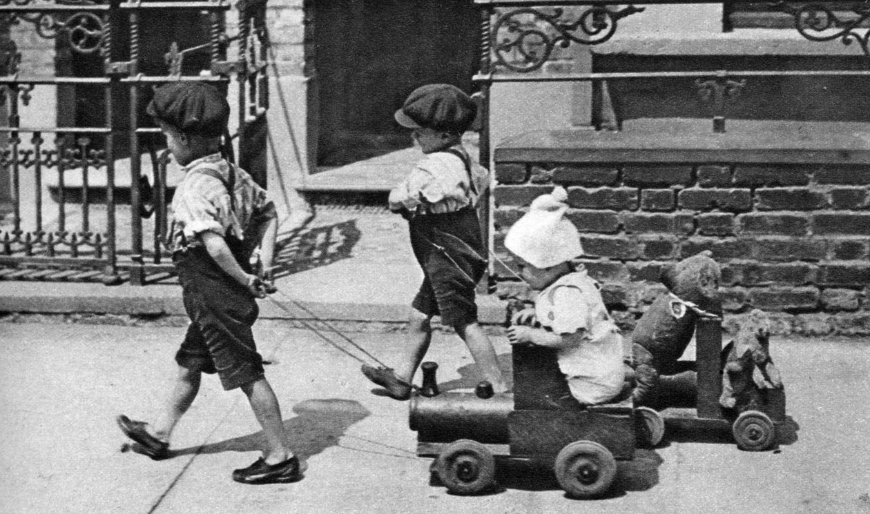 Jeunes enfants jouant dans la rue, Londres - Unbekannt