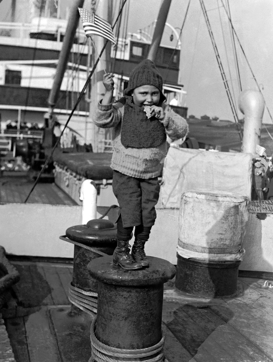 Enfant arrivant à Ellis Island - Unbekannt Unbekannt