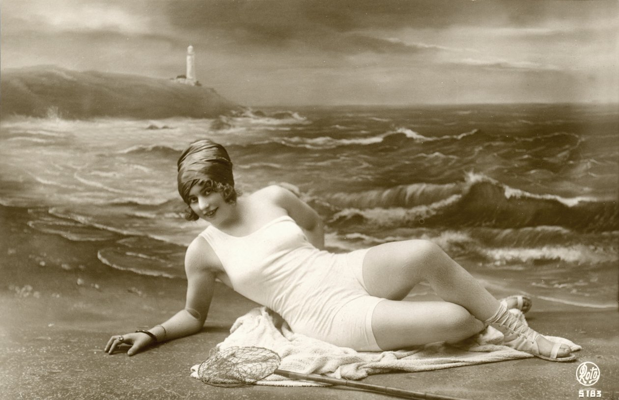 Femme en maillot de bain, vers début 1900 (carte postale) - Alec Hunter