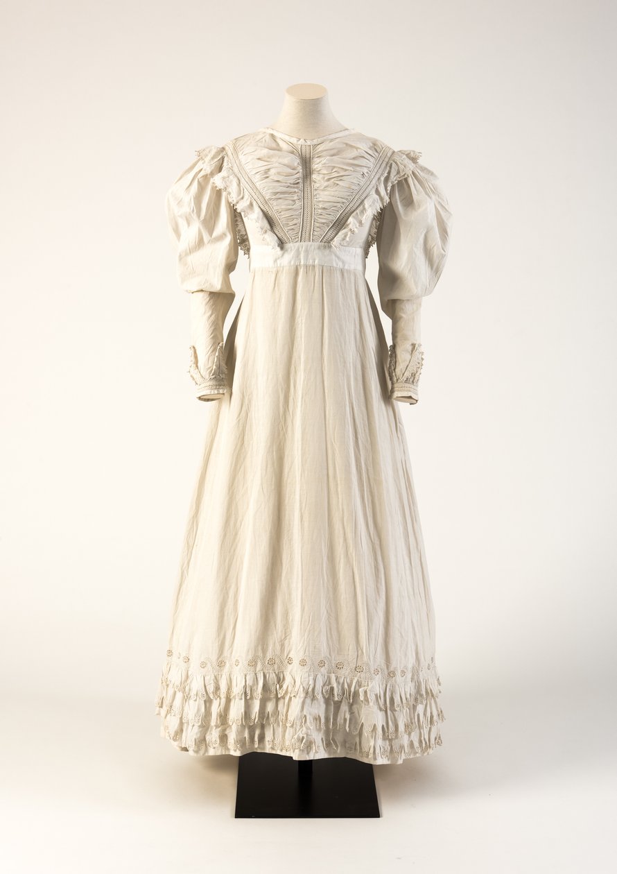 Robe en coton blanc brodée à la main, 1824 - Unbekannt Unbekannt