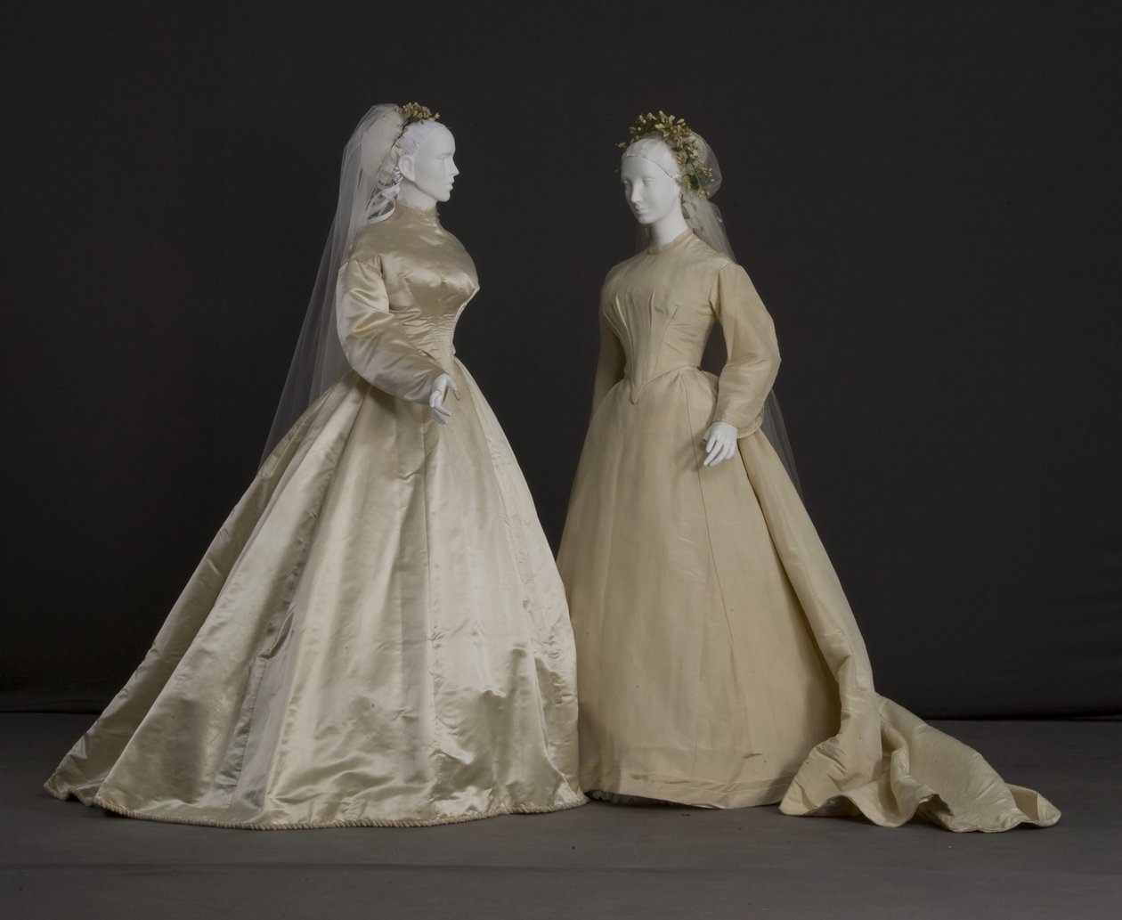 Robes de mariée - Unknown artist