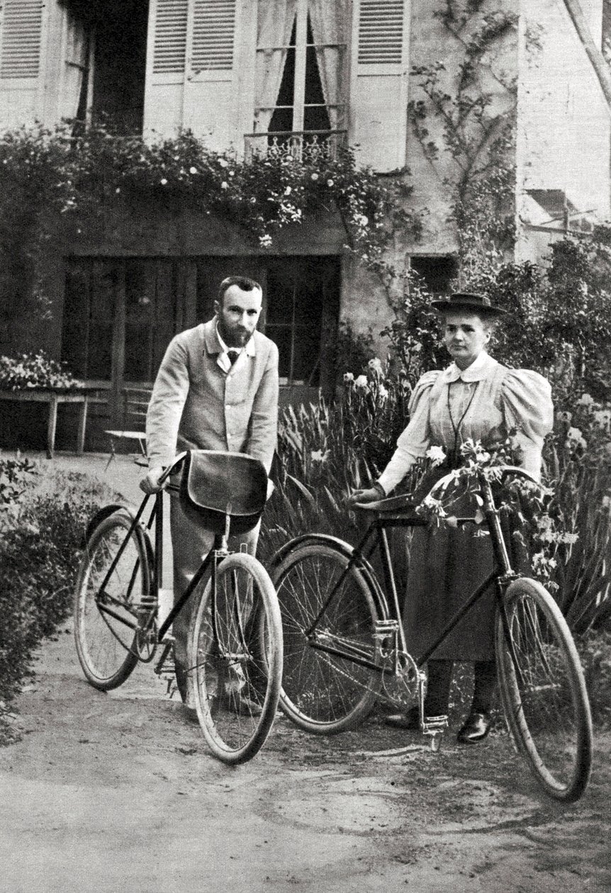 Pierre et Marie Curie dans leur jardin - Unknown photographer