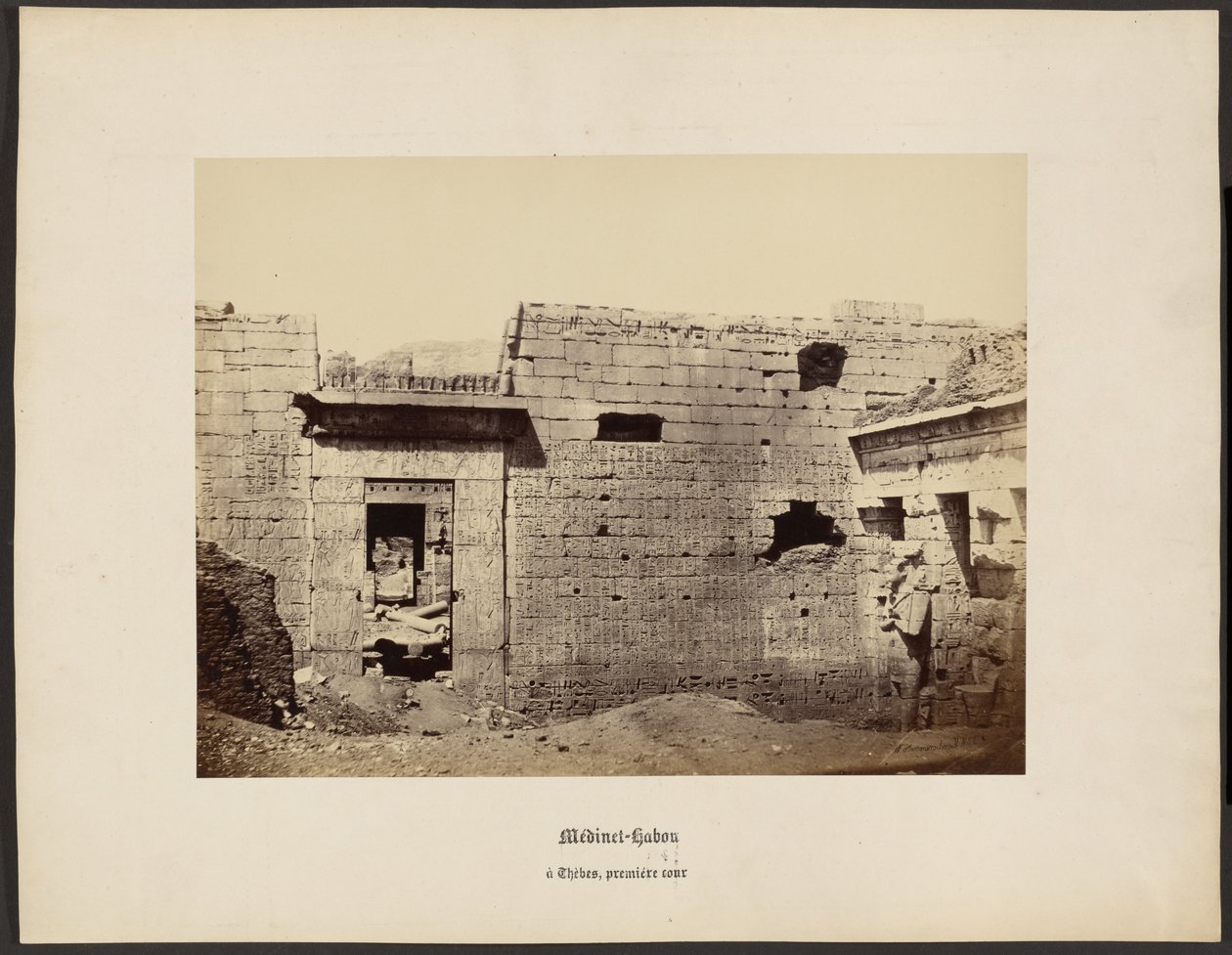 Medinet-Habou, à Thèbes, première cour - Wilhelm Hammerschmidt