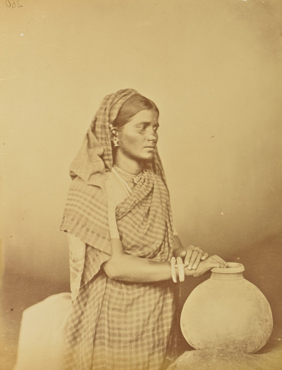 [Portrait de femme] - Willoughby Wallace Hooper