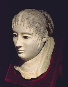 Tête de femme (stuc peint)