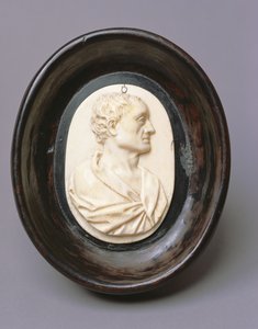 Sir Isaac Newton (ivoire et bois teinté)