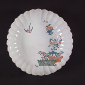 Grand plat Kakiemon, période Edo