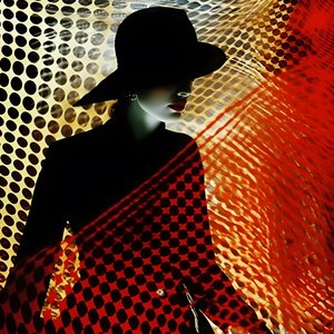 Courbes féminines, photographie surréaliste, abstrait