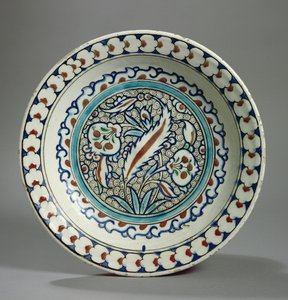 Assiette en pâte de pierre, Iznik, Turquie