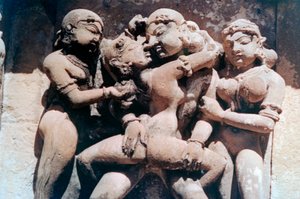 Sculpture érotique, Khajuraho, Inde, vers 950-1050, 20e siècle