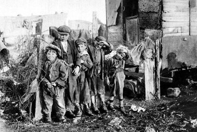 Un groupe de gamins des rues, Paris, 1931 - Ernest Flammarion