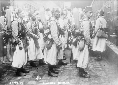 Soldats algériens, 1914-15 - French Photographer