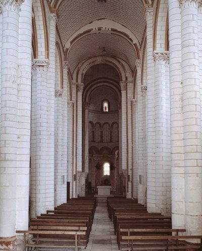 Vue de la nef - Romanesque