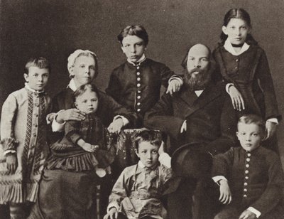 Lénine parmi sa famille, Simbirsk, 1879 - Russian Photographer