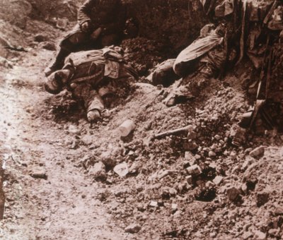 Corps morts, Beauséjour, nord de la France, vers 1914-1918 - Unbekannt