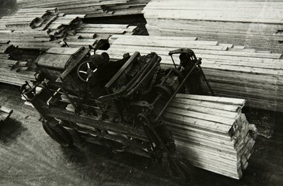 Dans une usine de menuiserie, Russie, années 1950 - Unbekannt