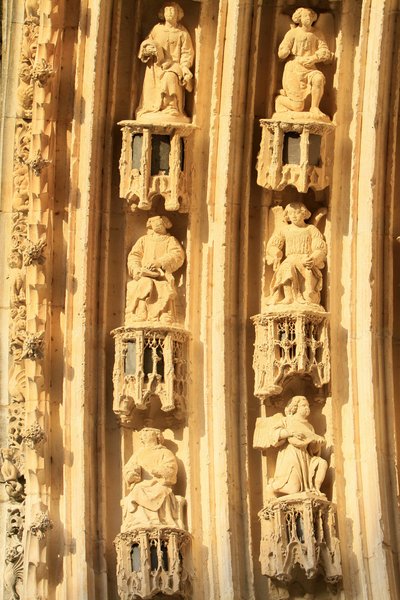 Archivolte de la cathédrale Saint-Étienne. Détails, Bourges, France - Unbekannt