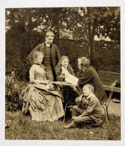 Gustave Eiffel avec sa famille. Photographie 1882 - Unknown photographer