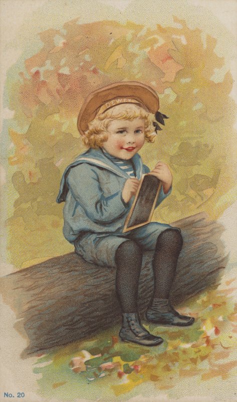 Petit garçon en costume de marin assis sur une bûche faisant ses devoirs - American School