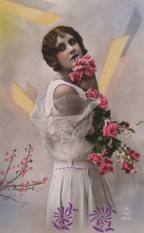 Femme avec des fleurs - French Photographer