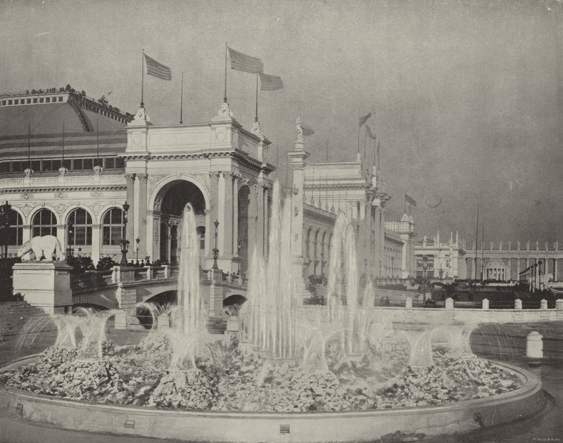 Une des Fontaines Électriques - American Photographer