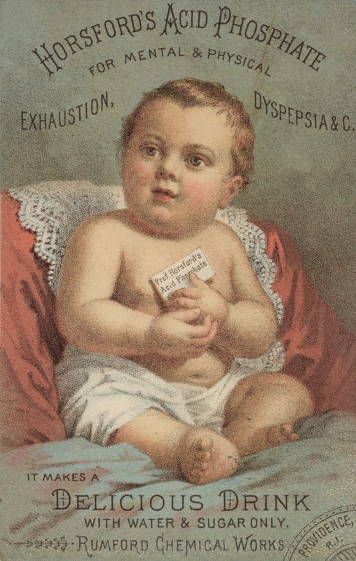 Bébé assis sur une chaise - American School