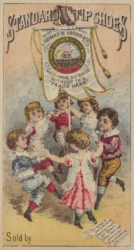 Enfants dansant autour d