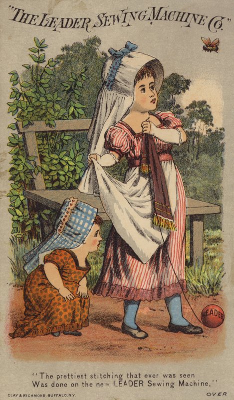 Filles regardant une abeille en jouant avec une balle - American School