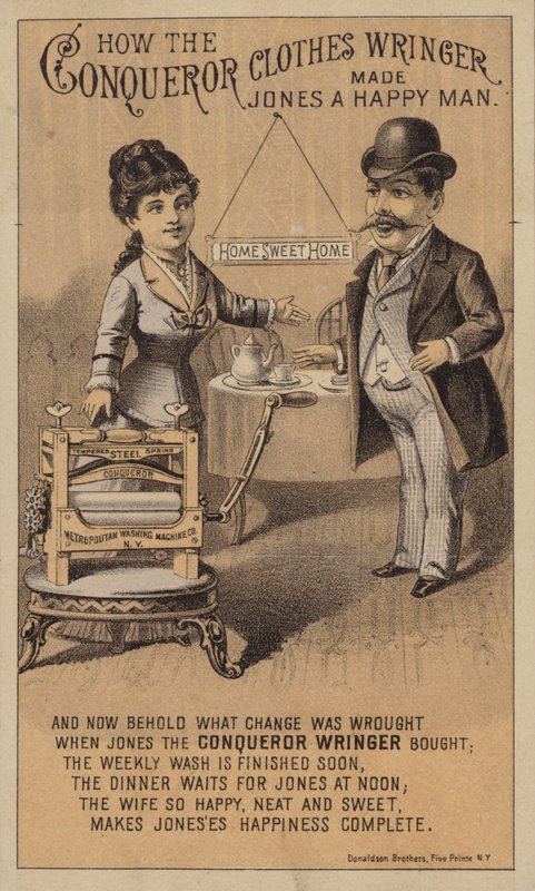 Couple heureux admirant un essoreur de vêtements Conqueror - American School