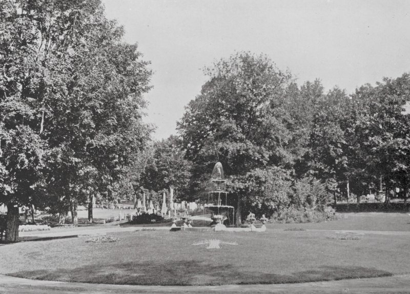 Cimetière du Mont-Royal (photo n/b) - Canadian Photographer