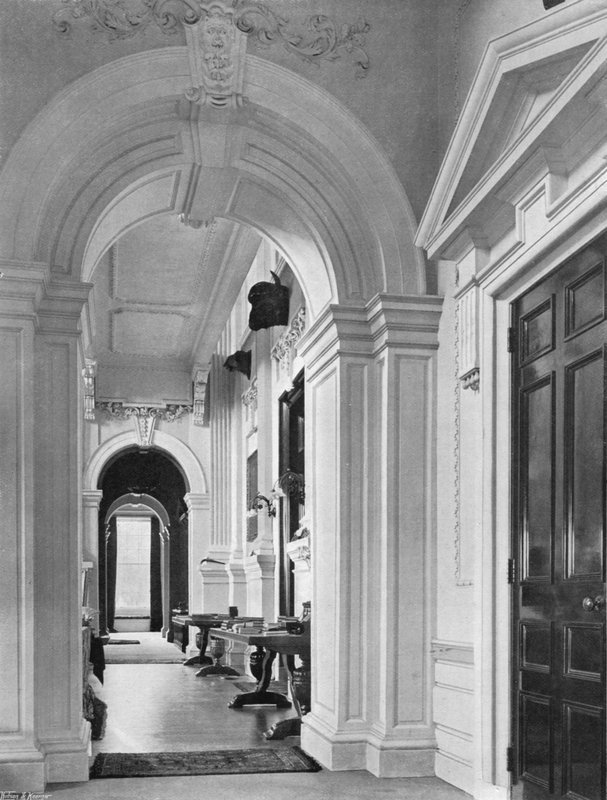 Corridor est - Charles Latham